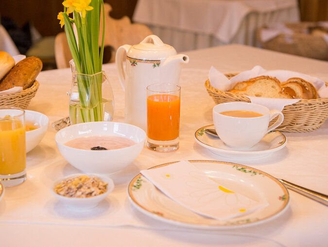 Leckeres Frühstück in der Pension Daniel Gedeckter Tisch beim Frühstück