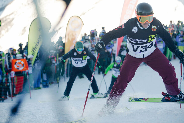 Der Weiße Ring am Arlberg Skifahrer
