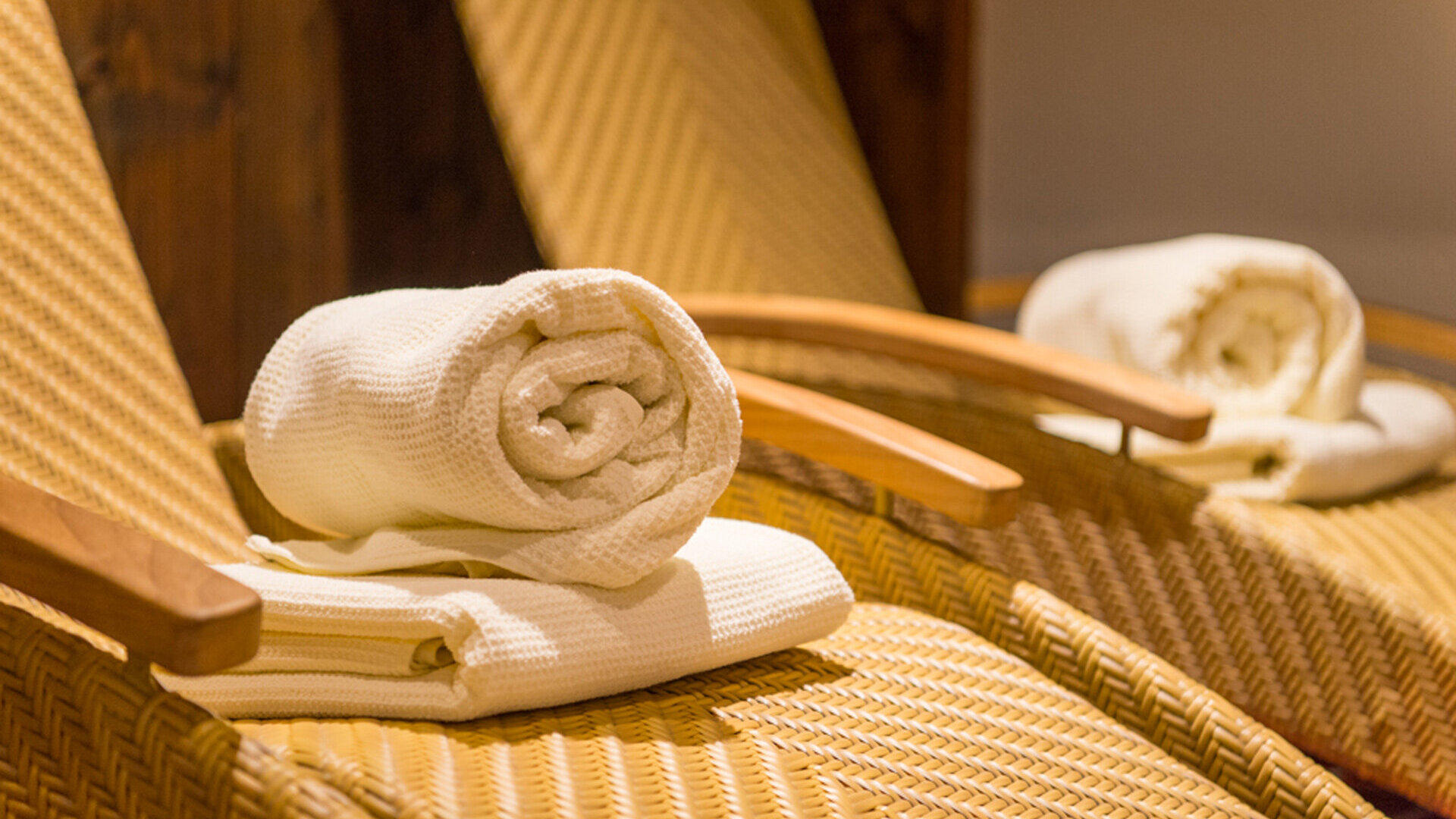 Handtücher auf Wellnessliege